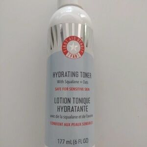 First Aid Beauty Hydrating Toner - White and Red